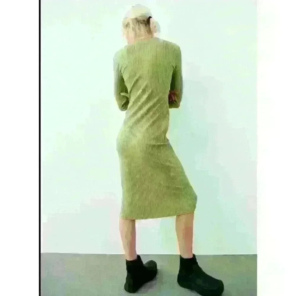 Zara Women’s Olive Green Ribbed Button-Front Midi Dress - Picture 4 of 13